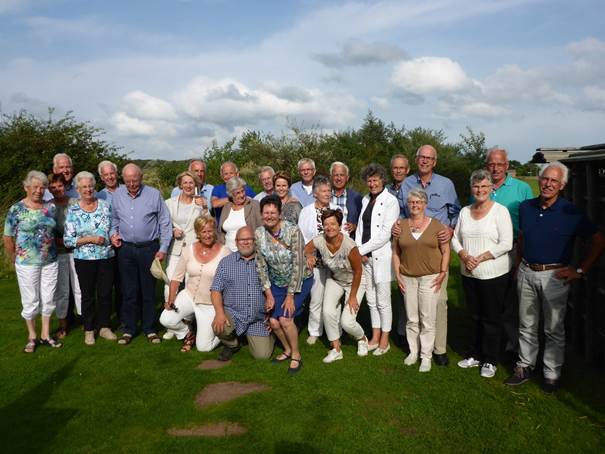 Afbeelding met persoon, hemel, kleding, buitenshuis

Door AI gegenereerde inhoud is mogelijk onjuist.